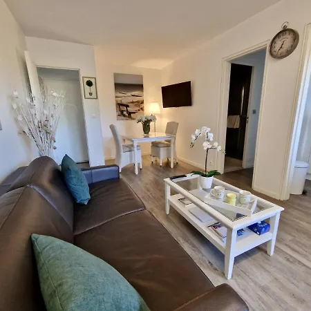Apartment 2 Pieces A Deux Pas De La Cabourg