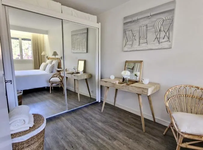 Appartement 2 Pièces à Deux Pas De La *