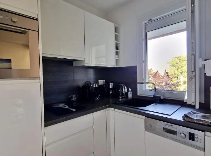 Appartement 2 Pièces à Deux Pas De La *